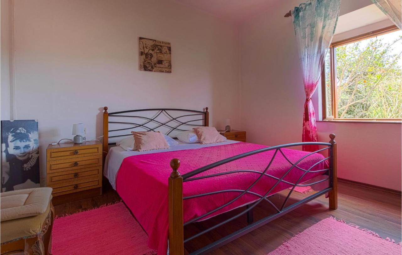 Awesome Home In Zaglav With Wifi Екстериор снимка
