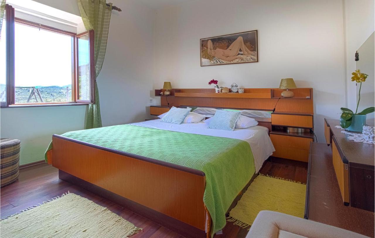 Awesome Home In Zaglav With Wifi Екстериор снимка