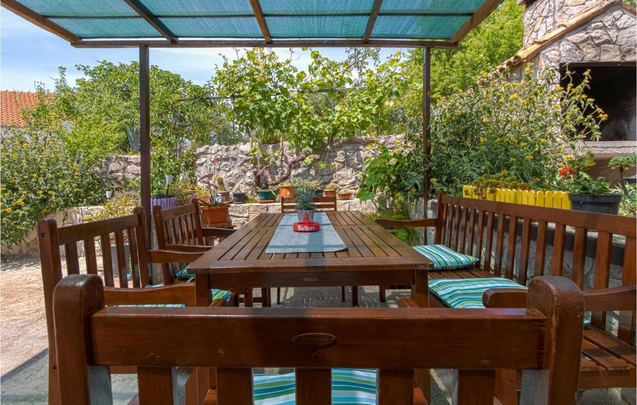 Awesome Home In Zaglav With Wifi Екстериор снимка